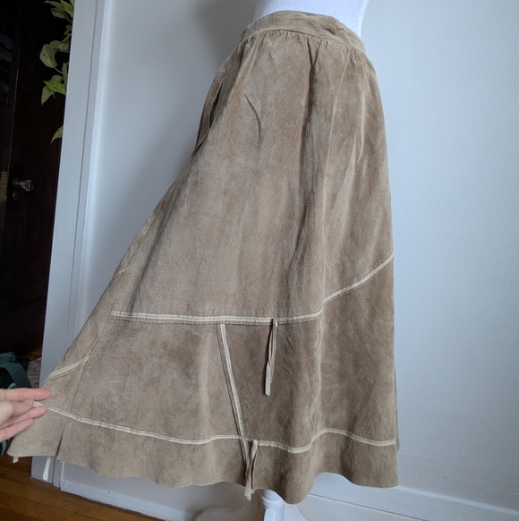 70s Vintage American Indian Inspired Suede Concho Fringed Midi Skirt Size M - Picture 2 of 9